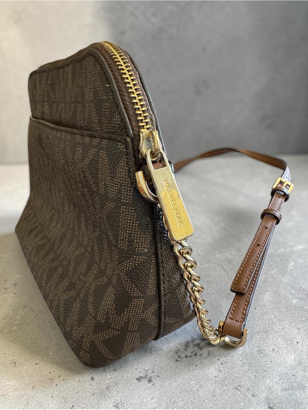 Michael Kors Signature Logo Brown Dome
Crossbody Shoulder Bag Monogram - Picture 5 of 15